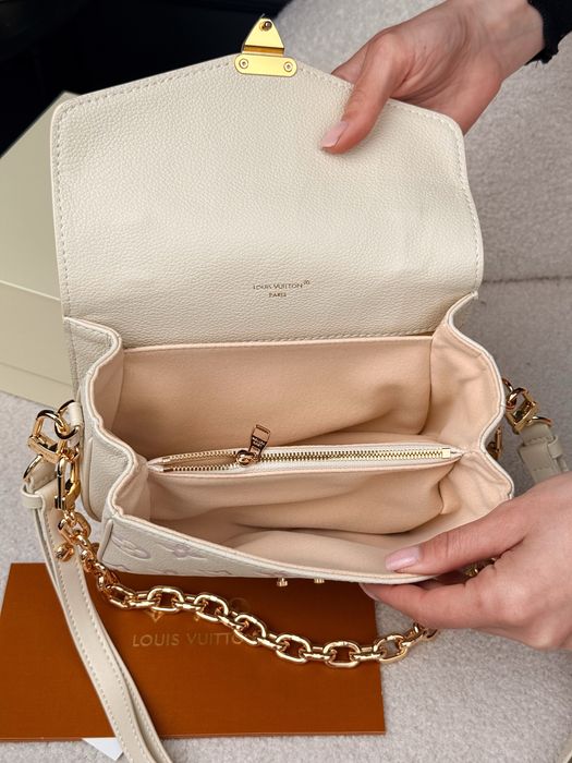 Сумка Louis Vuitton Pochette Metis East West Cream / Pink