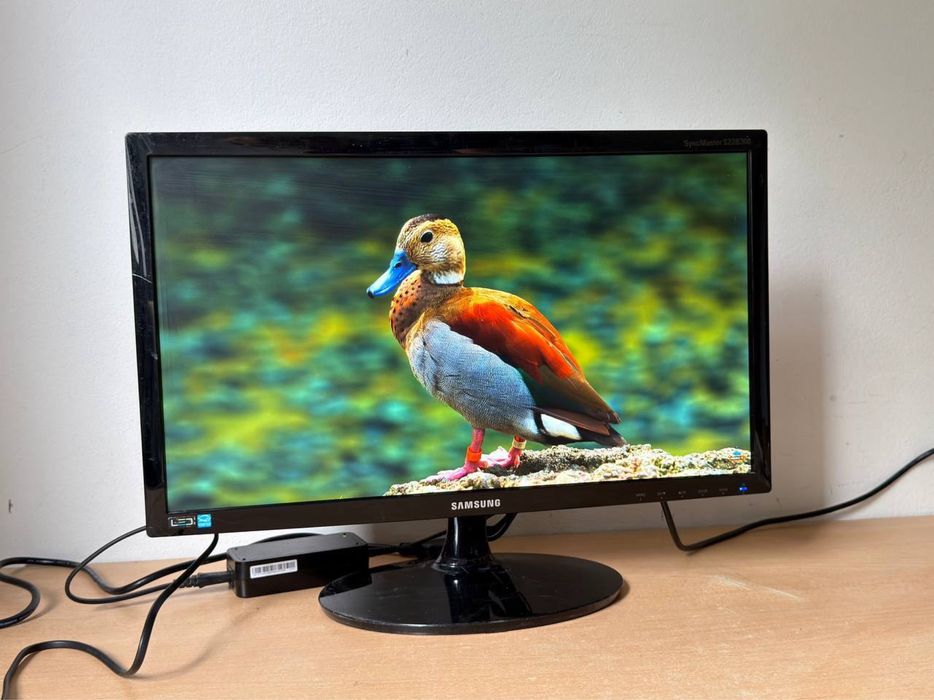 Монітор Samsung SyncMaster 22” / Full HD / DVI / VGA