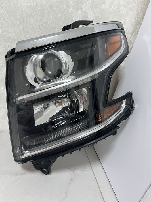 Фара Chevrolet Suburban 2019