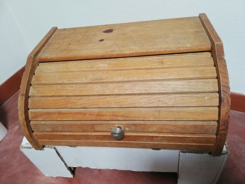 Caixa de pão em madeira64281746107650120