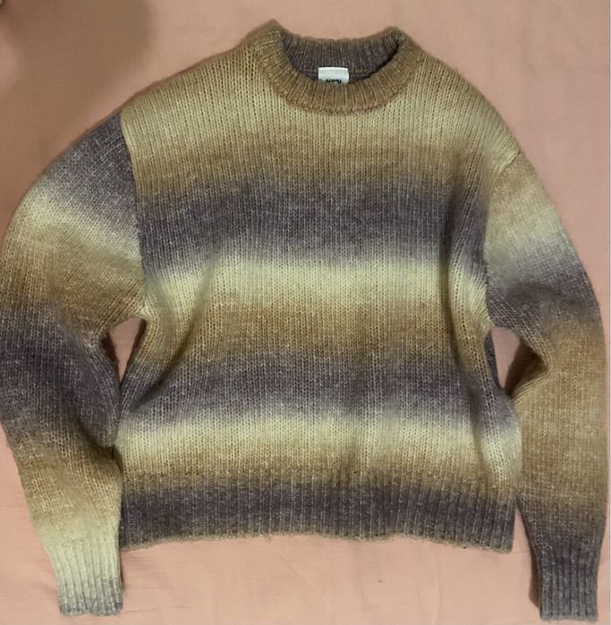 Продаж теплого светра