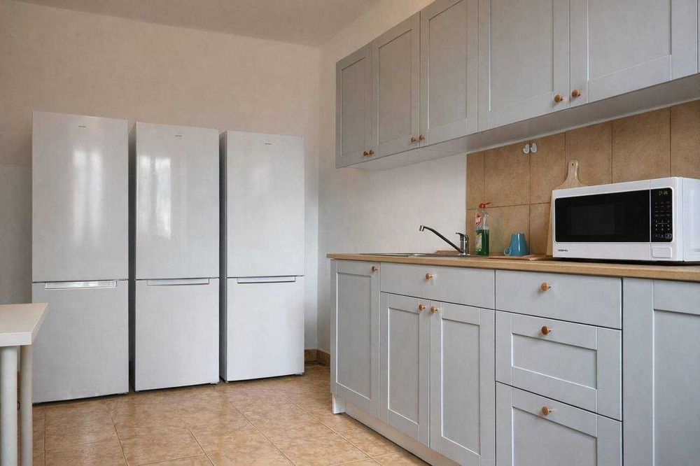 250 zł za tydzień Zakwaterowanie Hostel Warszawa pokój.Хостел RU UA PL