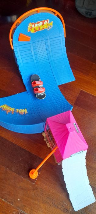 Pista hotwheels de skate