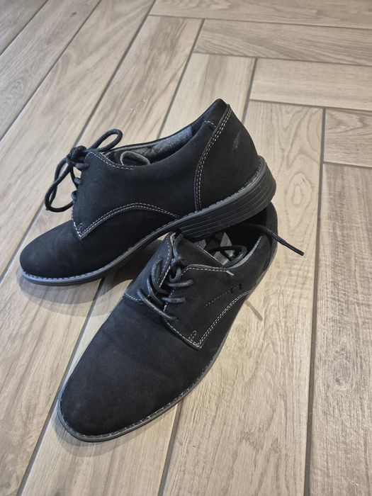 Buty chłopięce zamszowe