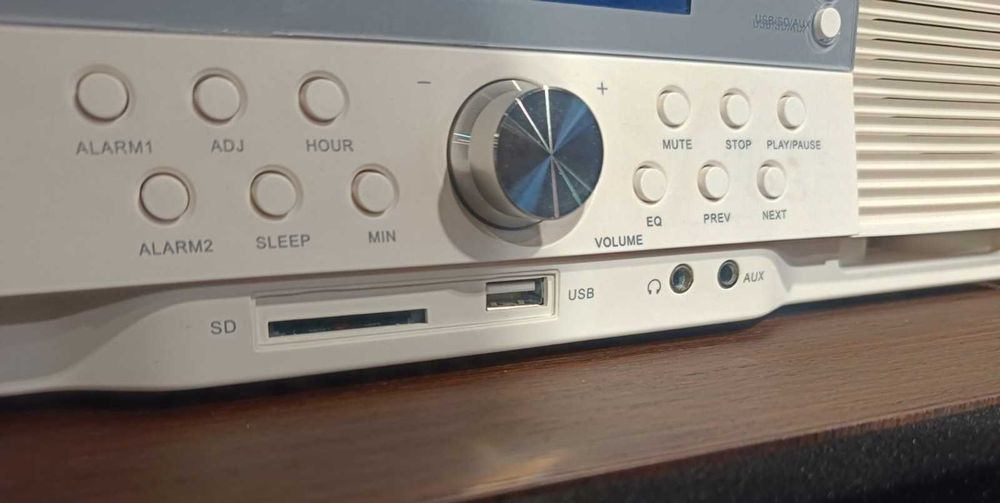 Музичний програвач ITT комбайн CD, radio FM, Флешка, AUX, MP3