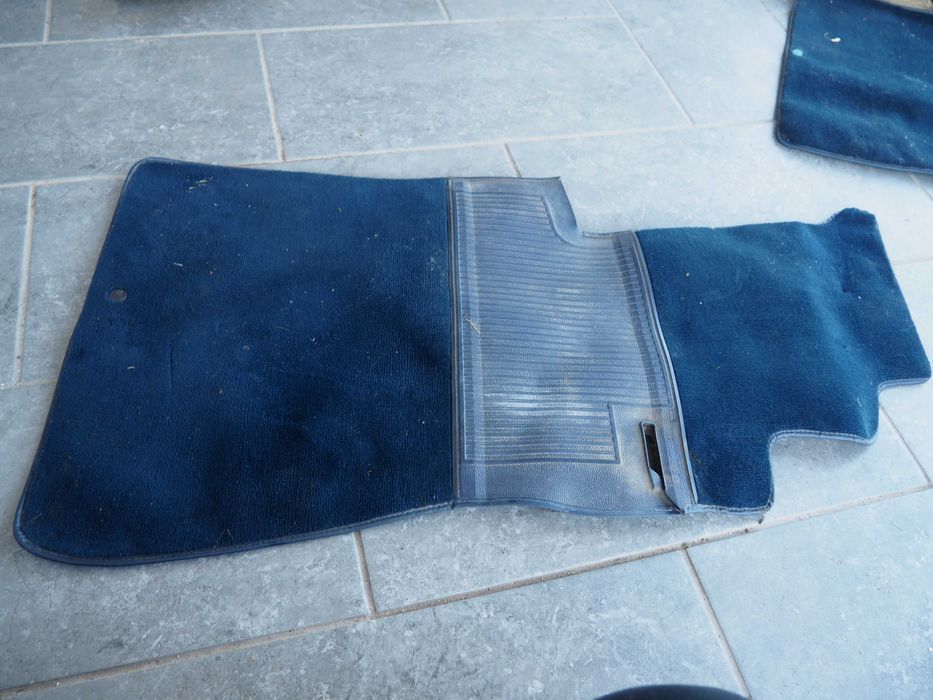 Dywan kierowcy mercedes W201 niebieski
