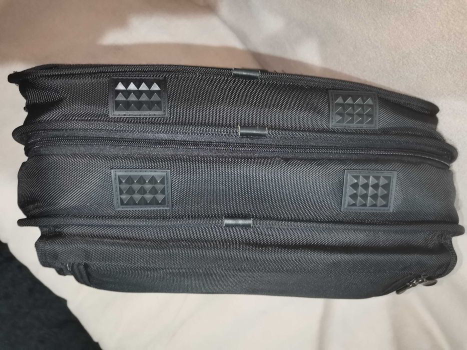 Mala /Pasta MANHATTAN Portátil 15.6 black