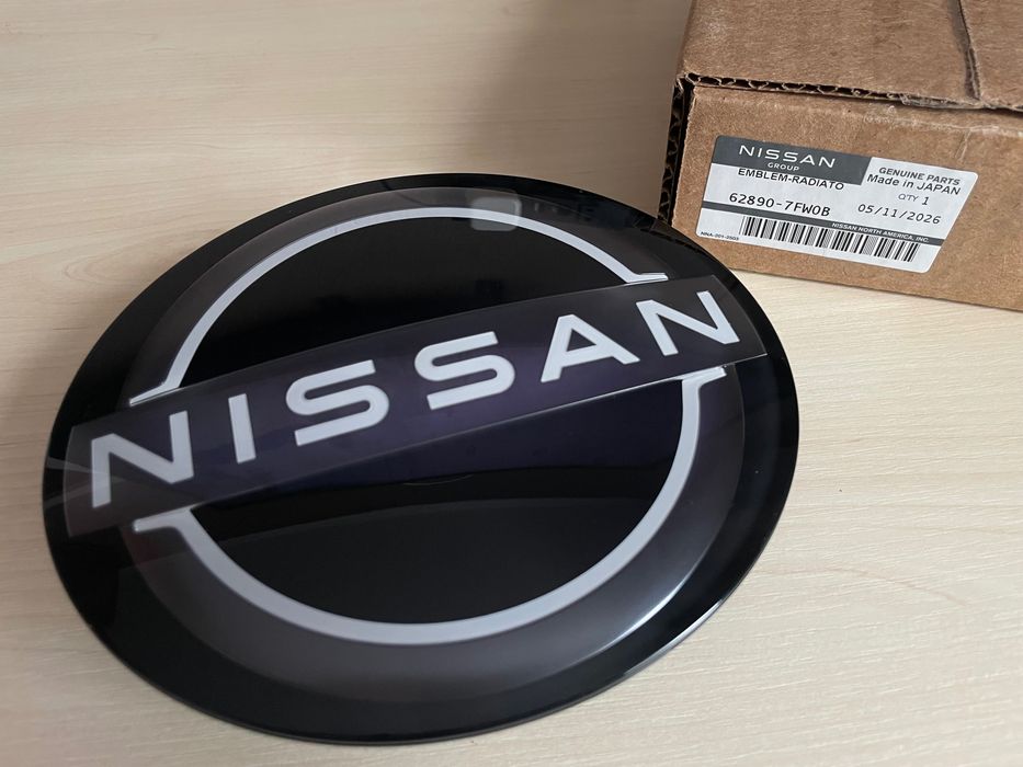 Передня емблема Nissan Kicks 2021–2025, під радар (ACC / Front Assist), OEM 62890-7FW0B