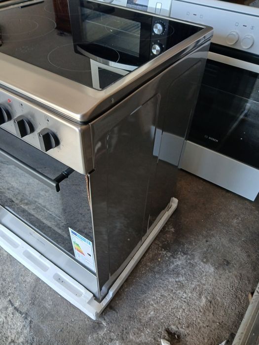 Vendo fogão Meireles eléctrico, vitrocerâmica.  Nunca usado.