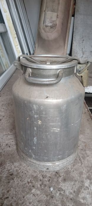 Алюминевий бідон, лист, каністра.