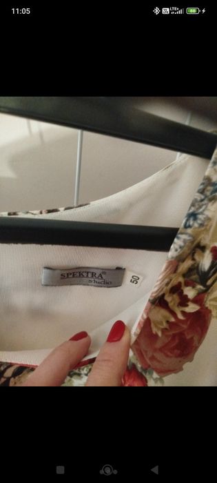 Bardzo ładna elegancka sukienka