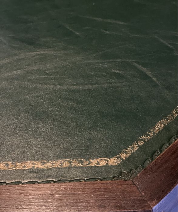 Mesa de jogo em Castanho Velho | Antiguidade IMPECAVEL