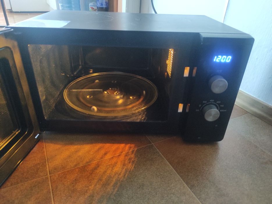Мікрохвильова піч Samsung ms23k3614ak