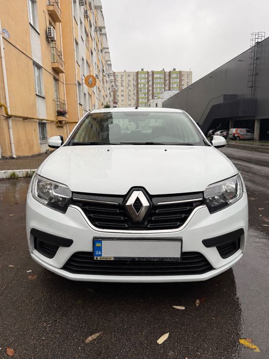 Продаж автомобіля Renault Logan