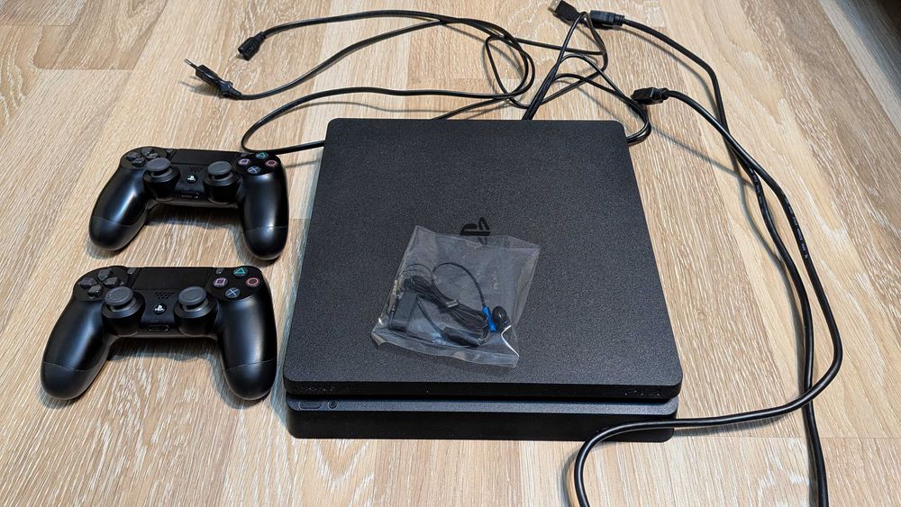 Sony playstation 4 slim, 1Tb