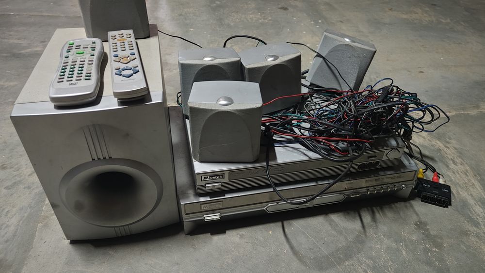 Sistema Home Cinema 5.1 Mustek COMPLETO — DVD + Amplificador + Subwoof