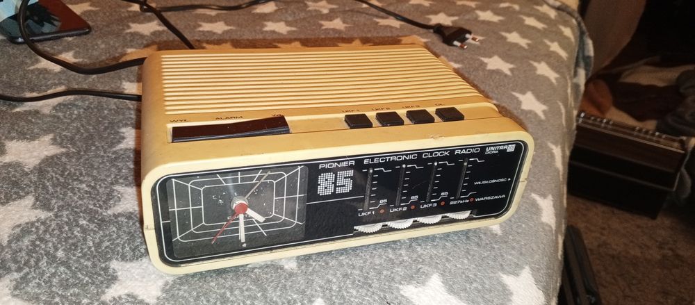 Unitra Diora Radio-budzik Pionier 85 uszkodzone