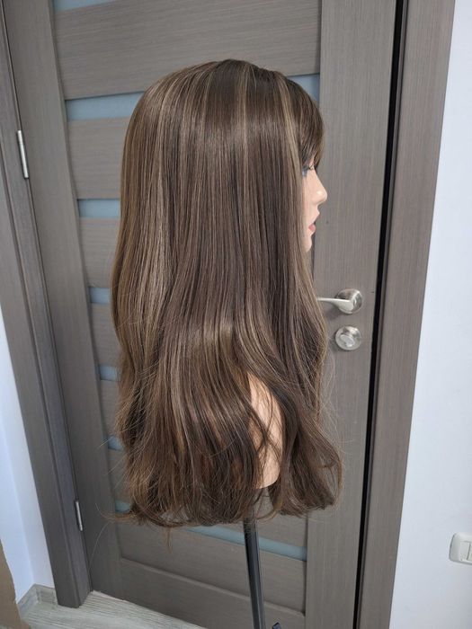 Peruca longa castanha com franja