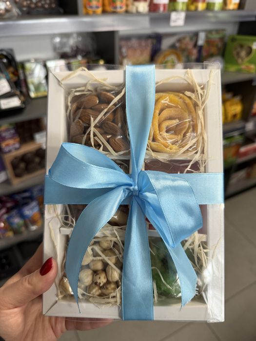 Подарунок, набір сухофруктів