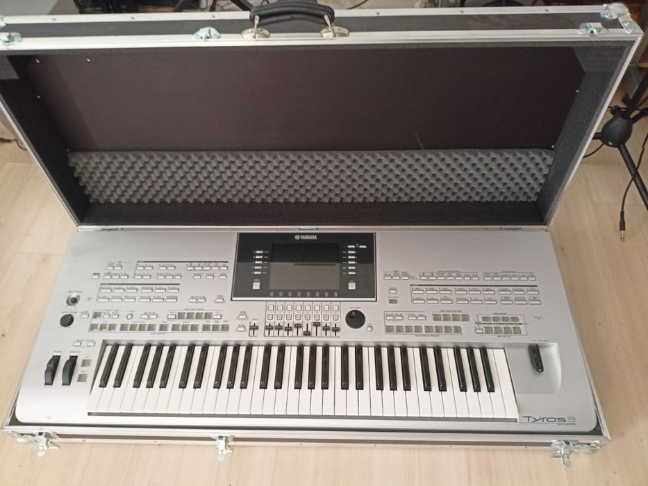 Keyboard Yamaha  Tyros,-3