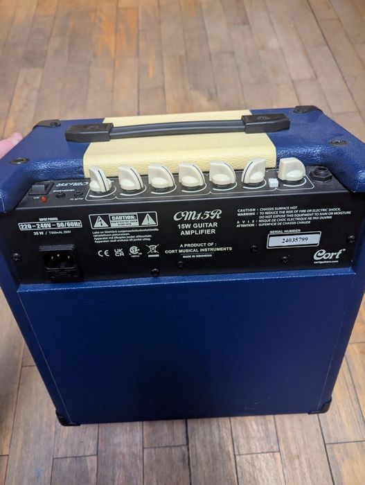 Комбопідсилювач Cort CM15R