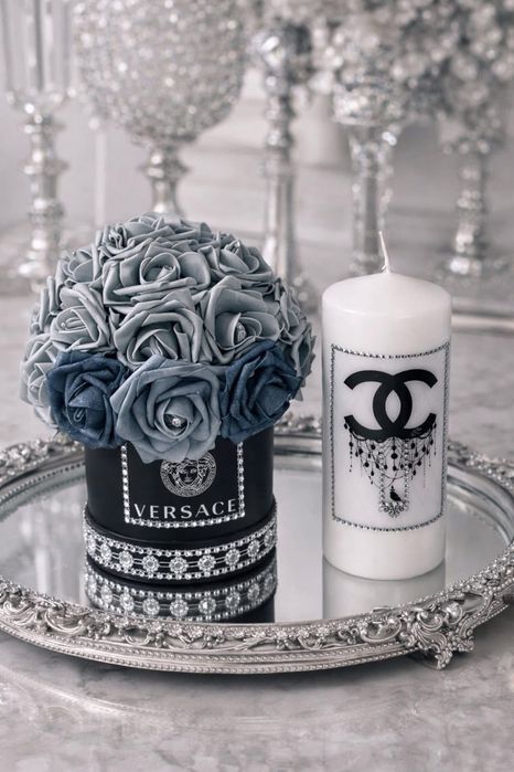 Flower Box z róż piankowych dekoracja glamour Chanel Versace prezent