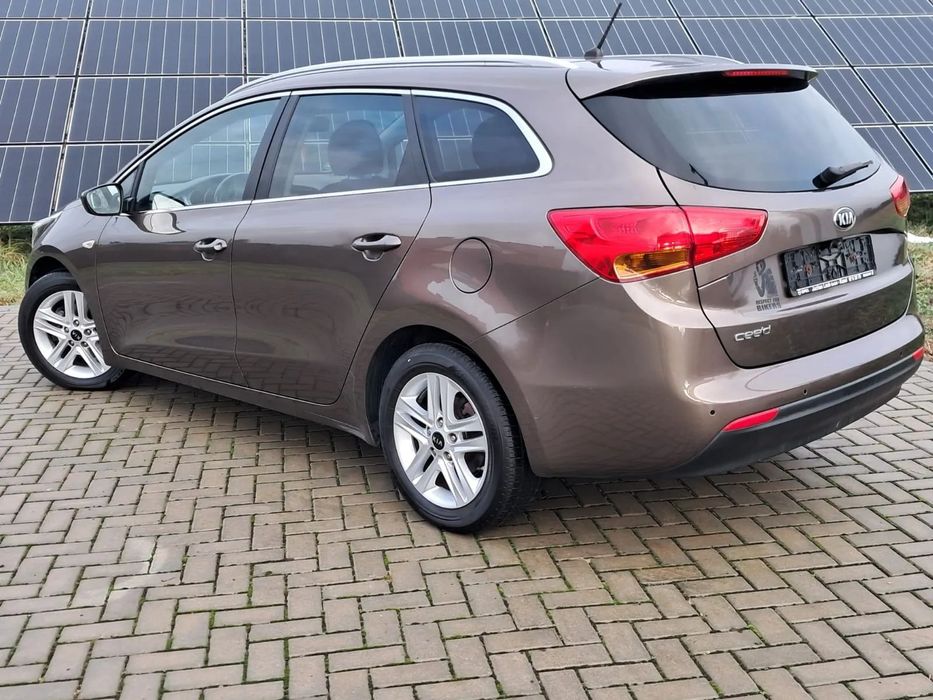 Kia Ceed KIA Ceed. 1,6-135KM. Dream Team Edition.