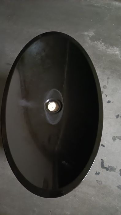 Pia de casa de banho preta