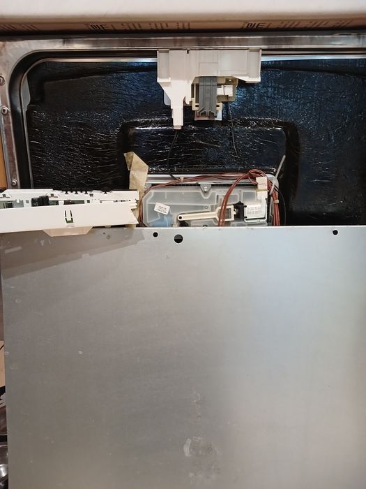 Посудомийна Гореніє на запчастини або під ремонт