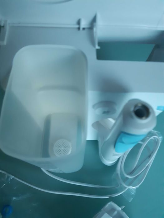 Aparelho de jato dental.