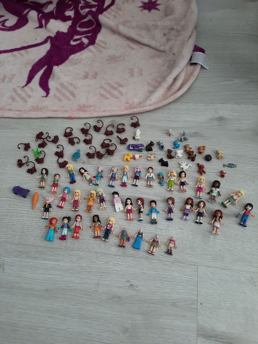 Zestaw figurek , laleczek, zwierzaków Lego Friends