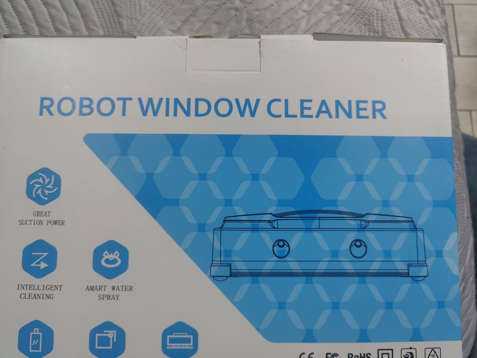 * **Робот-очищувач вікон Kuikibo K1
Автоматичний робот для миття вік