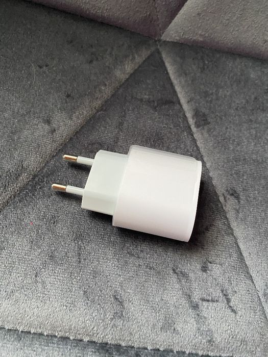 Швидкий зарядний блочок 20W USB-C для iPhone