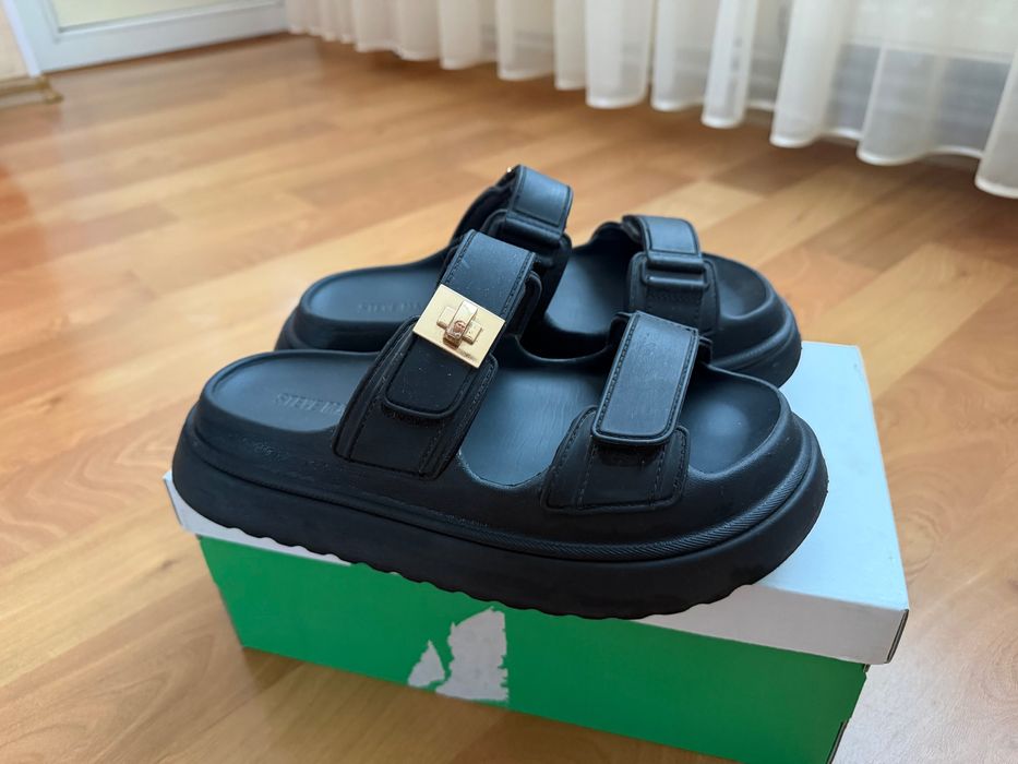 Жіноче взуття на літо