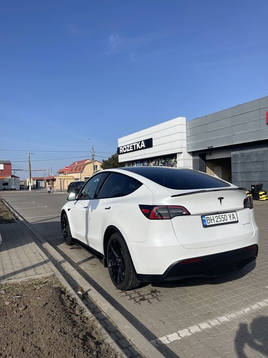 Tesla Model Y 2021