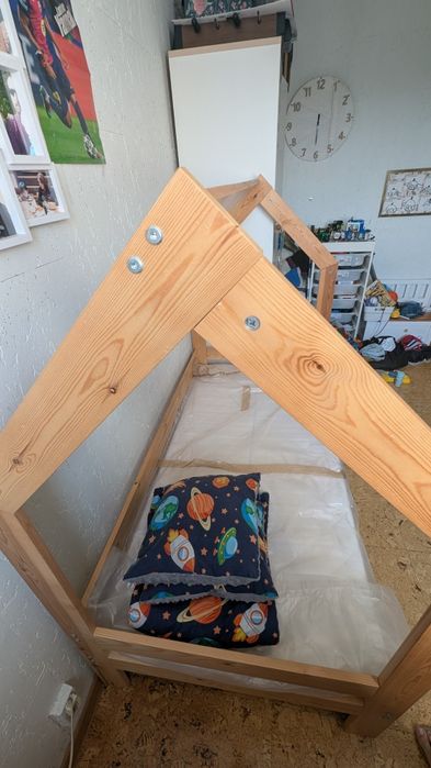 Łóżko domek z szufladą i barierką GRATIS nowy materac i narzuta 80 160