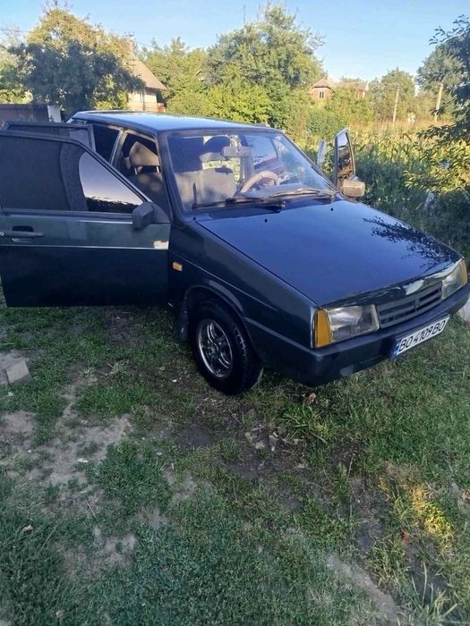 Автомобіль ВАЗ 21093