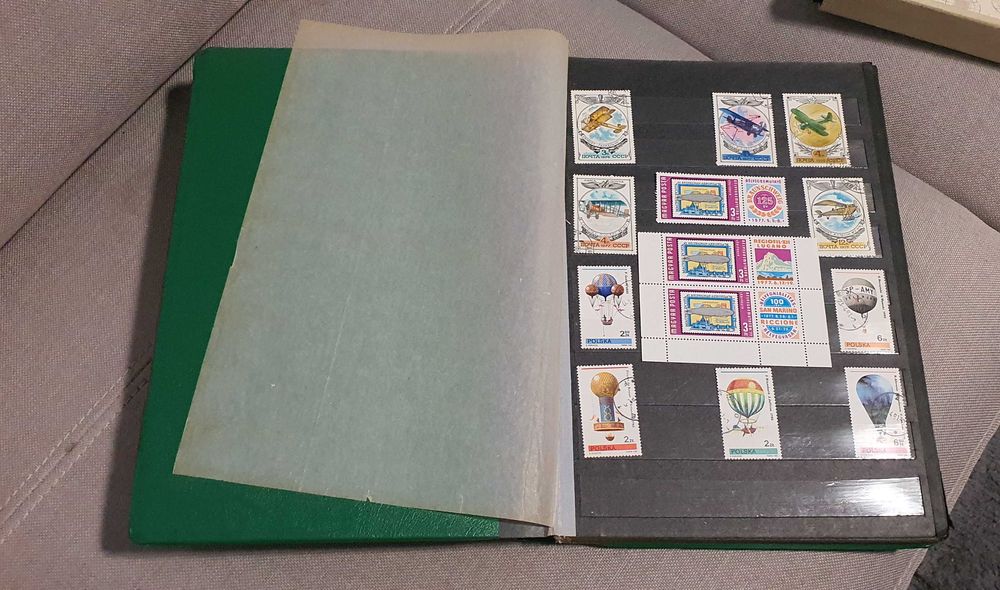 Klaser znaczki pocztowe lata 70 i 80te calość klaser nr1