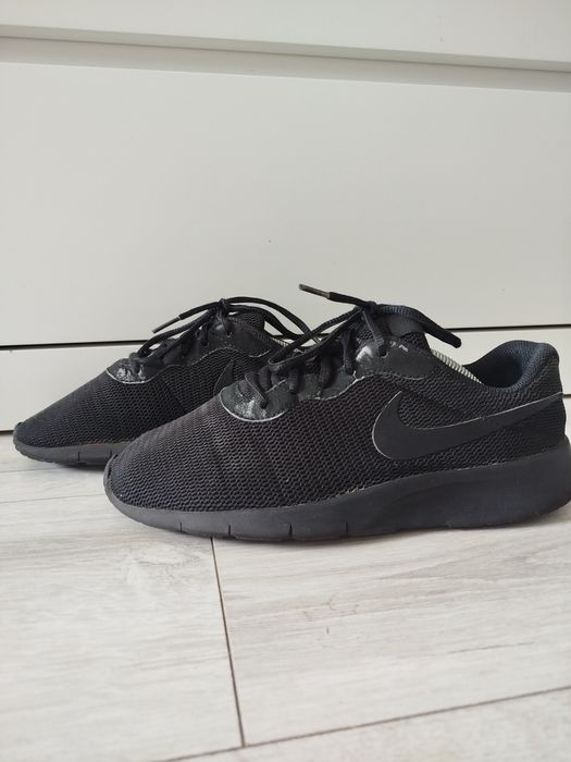Czarne buty nike