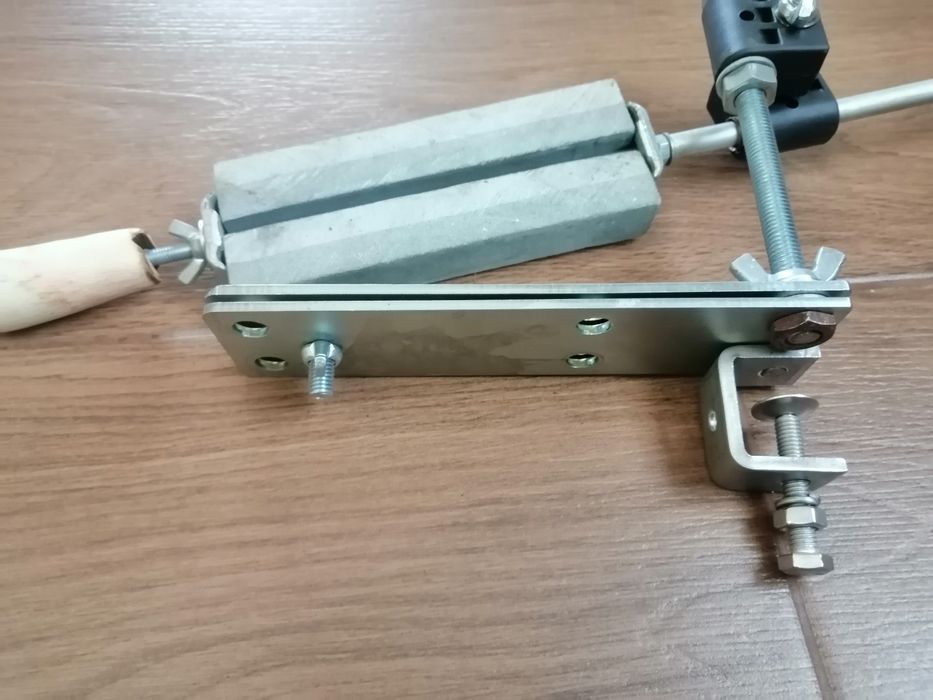 Точилка для ножів