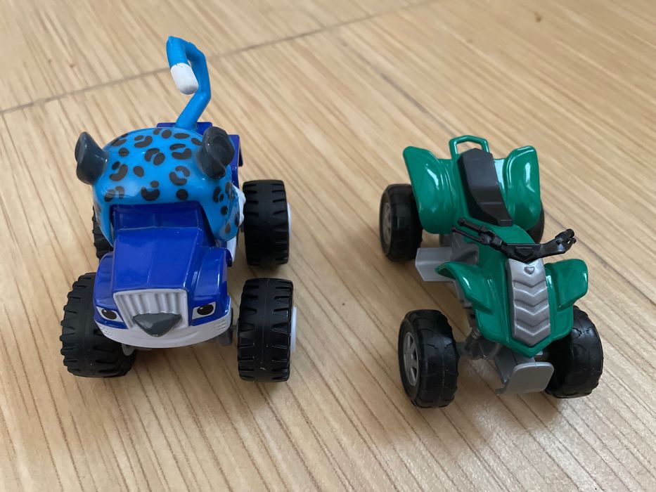 Monster truck + skuter