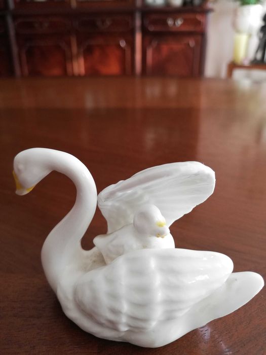 Фигурка "Лебёдушка с детками"