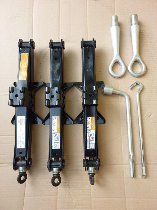 Домкрат Ключ Mitsubishi Outlander ASX  Крюк буксировочний