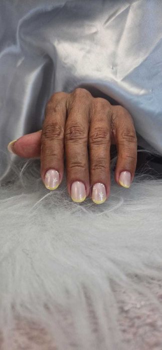 Atendimento personalizado em unhas voucher de 10% esse mês Dezembro