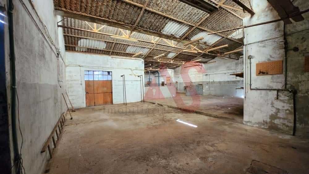 Armazém com logradouro em Penamaior, Paços de Ferreira