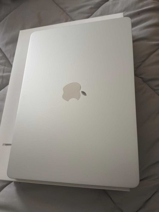 Macbook Air APPLE 13 M4 256G 16GB Ram