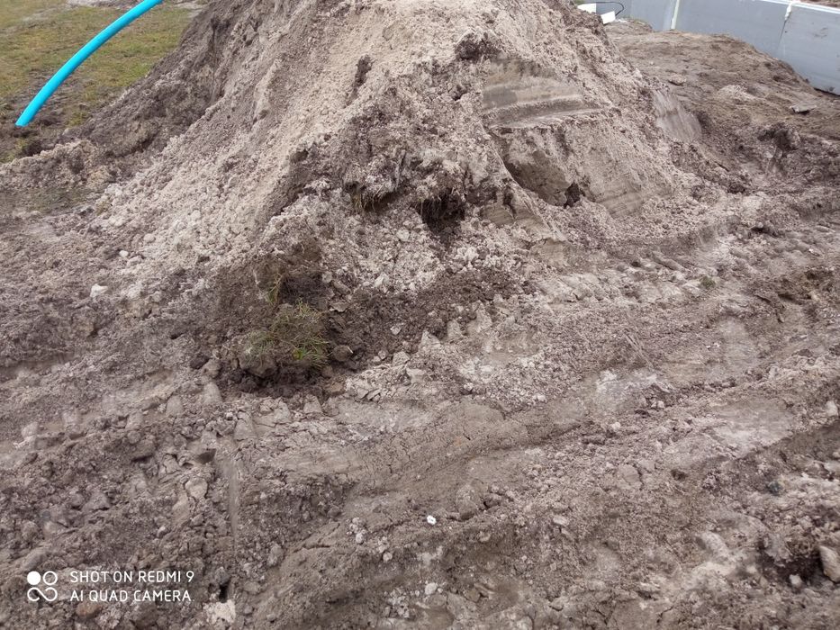 Sprzedam ziemię ładną i gruz piasek fundamenty