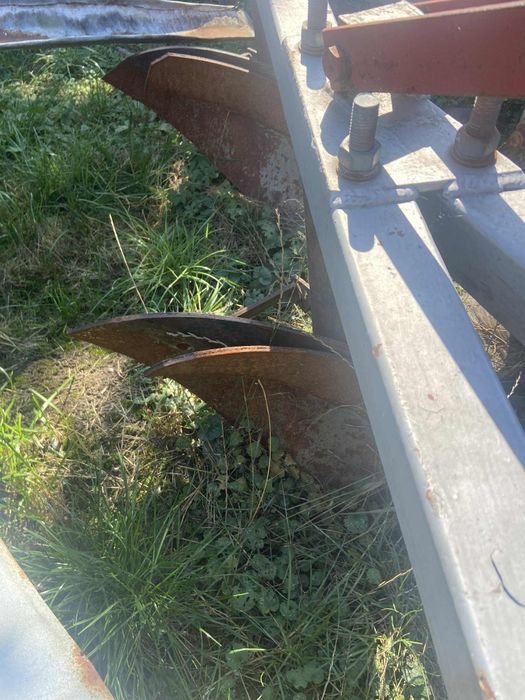 Продам плуг саморобний 3-35