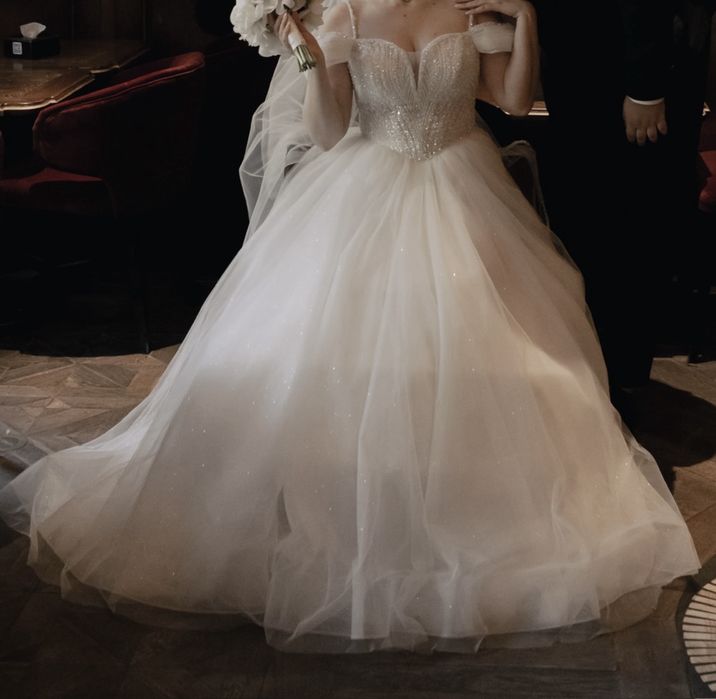 Свадебное платье, Весільна сукня