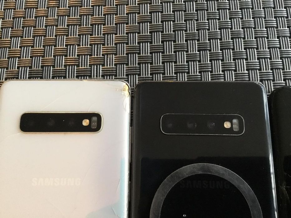 Телефони Samsung S на відновлення.